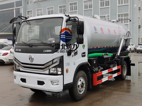 新疆東風(fēng)多利卡D7玉柴165馬力7.8方吸污車(chē)