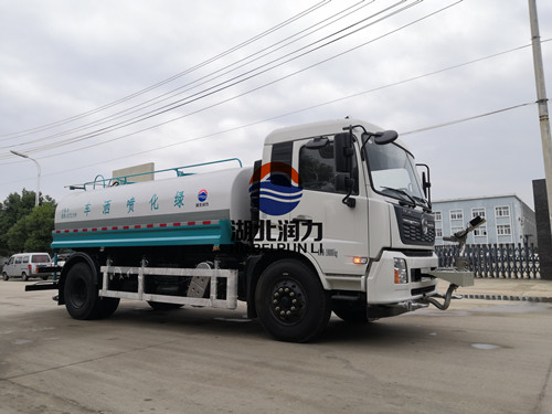 新疆東風(fēng)天錦12方灑水車(chē)